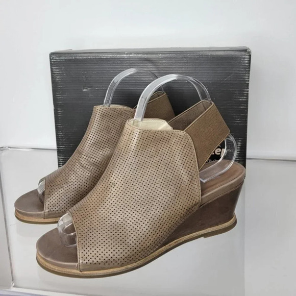 Spring Step  Rhiannon Sandals - Picture 2 of 9